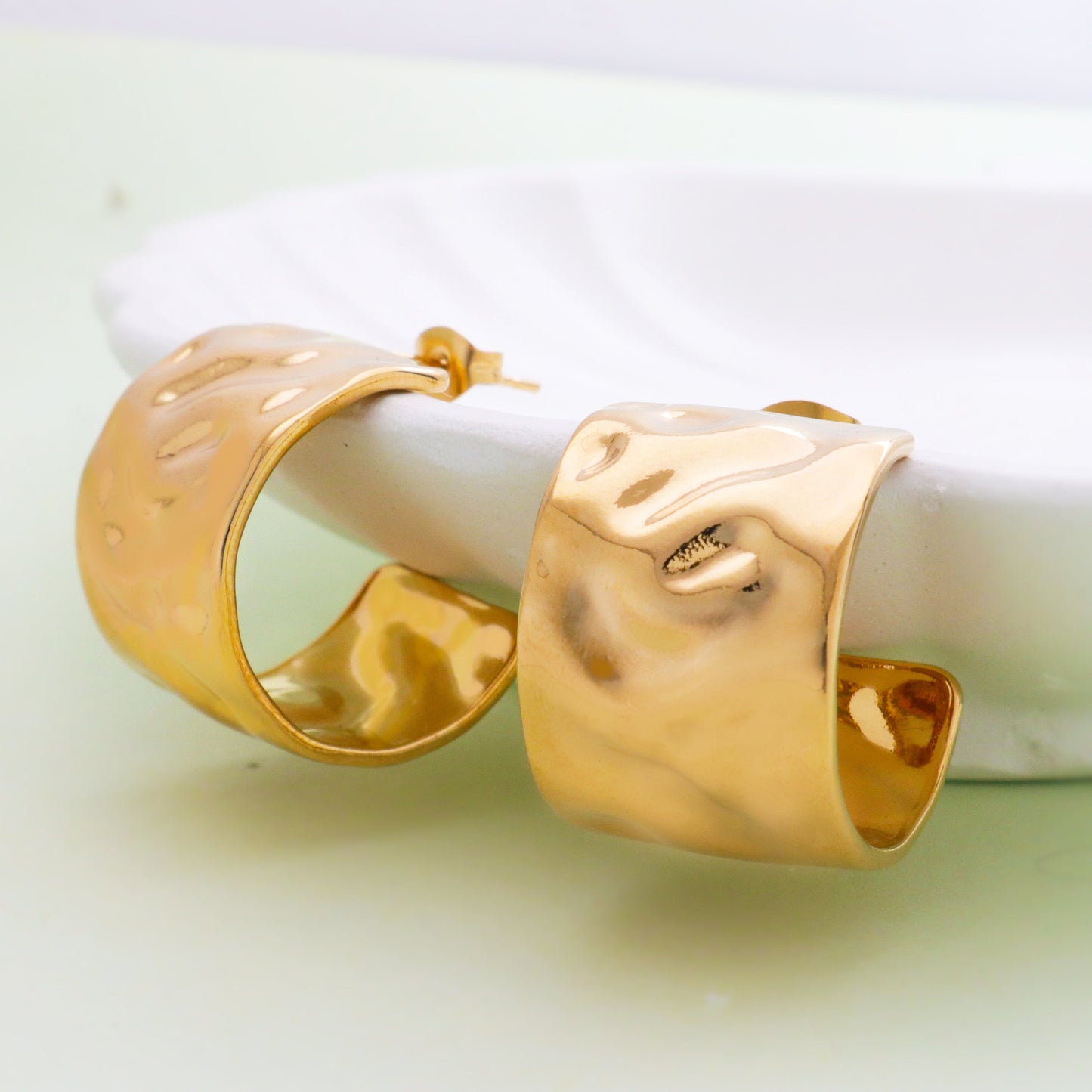 The Golden Wave Statement Hoops