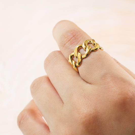 The Amelie Croissant Ring