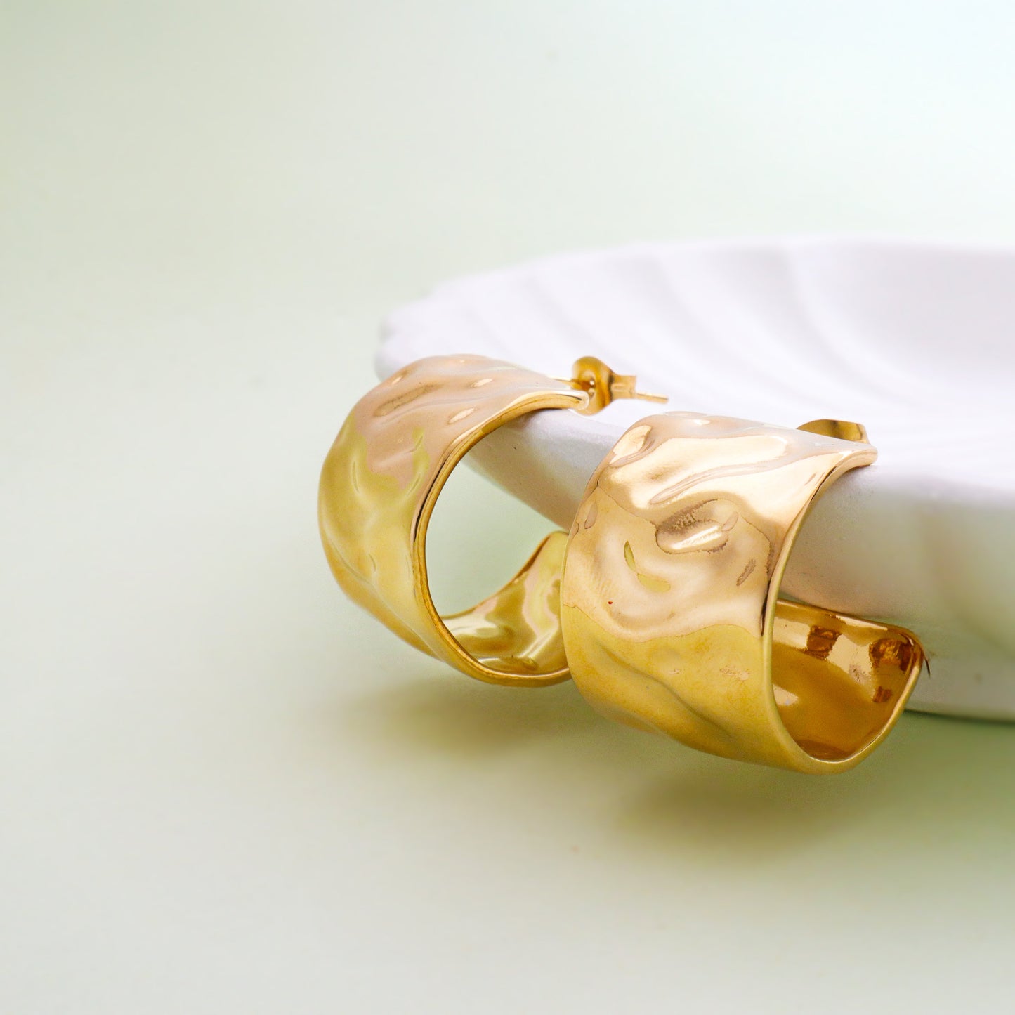 The Golden Wave Statement Hoops