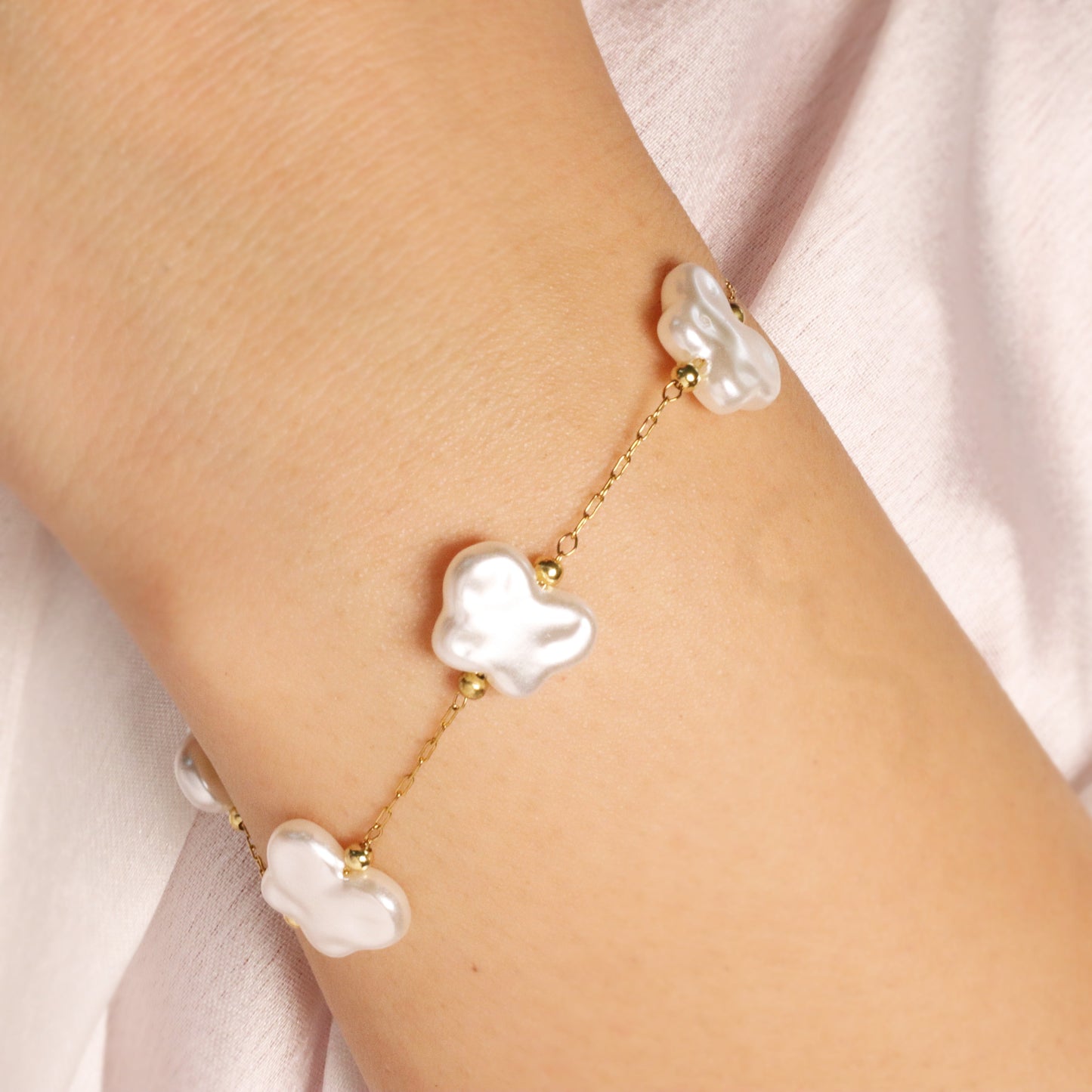 Mother of Pearl Flutter Bracelet Chain