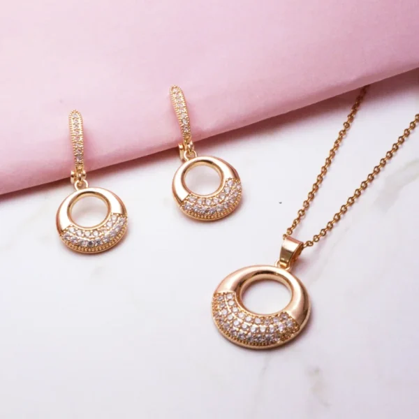Shimmering Ring Pendant Set