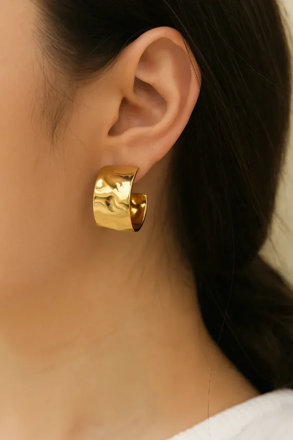 The Golden Wave Statement Hoops